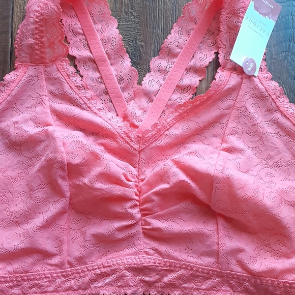 New Cacique bralette. Coral size 18/20